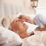 Im Alter braucht man weniger Schlaf. Wirklich?